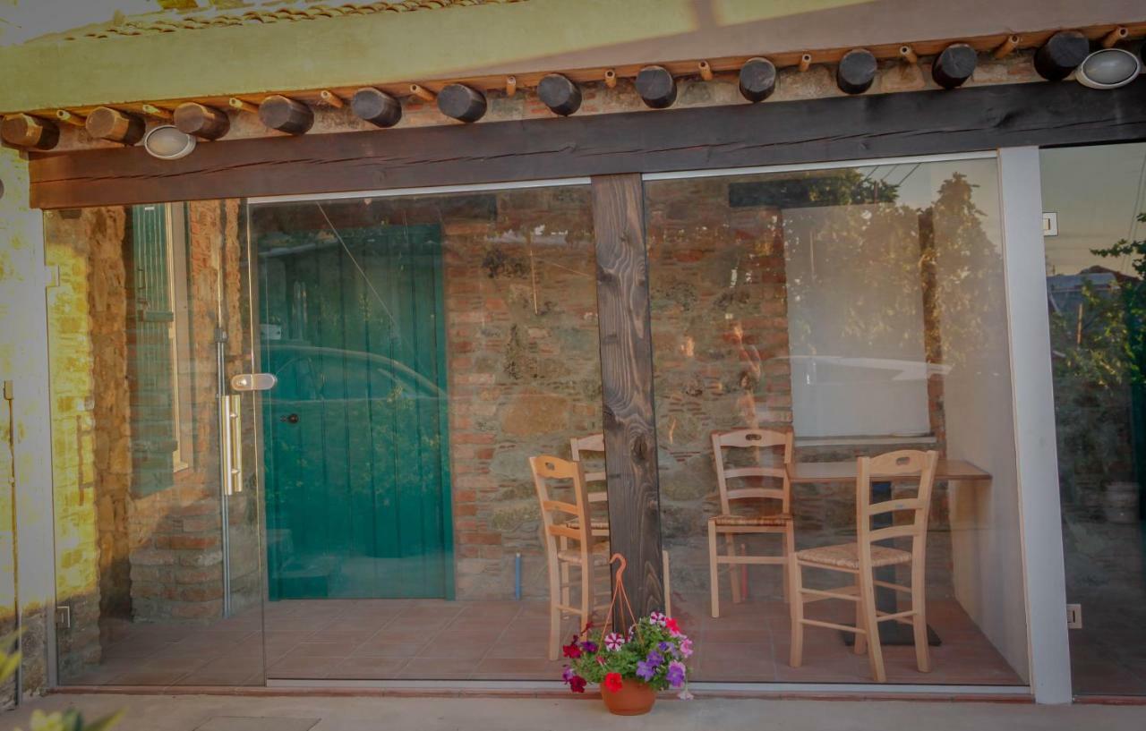 Gasthaus Farmakas Living Exterior foto