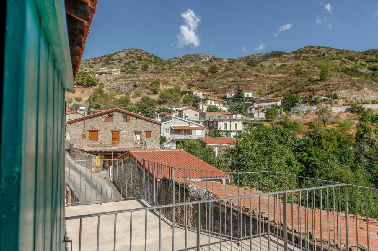 Gasthaus Farmakas Living Exterior foto
